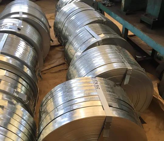 Regular Spangle Galvanized Steel Coil 150 Mm SGCC SECC JIS G3302 GI Strip